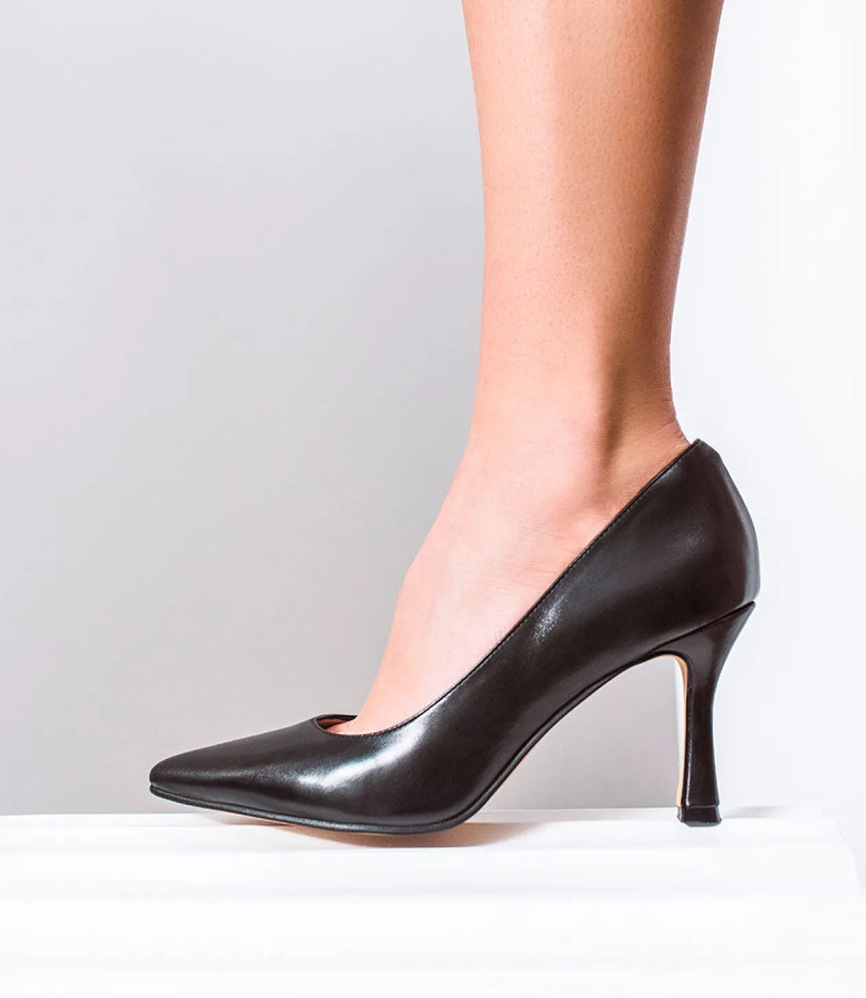 Amara85 Pump With Louis Heel In Black