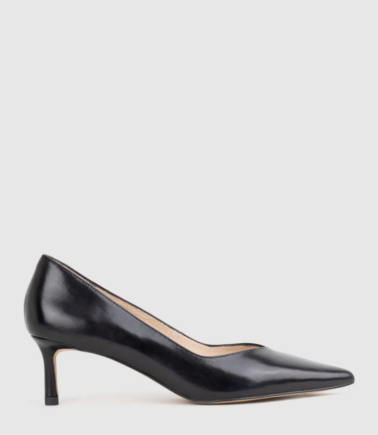 Annette55 V Throat Pump In Black Calf