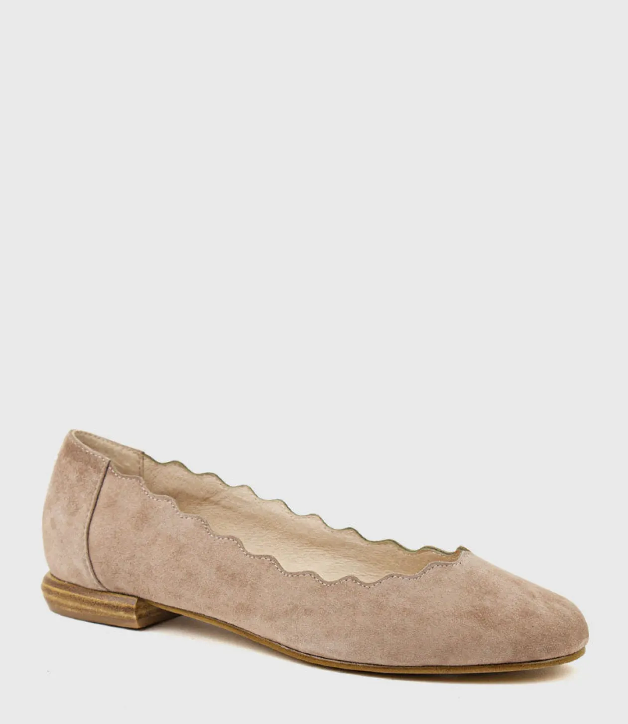Fara Scalloped Ballet Flat In Nude Suede