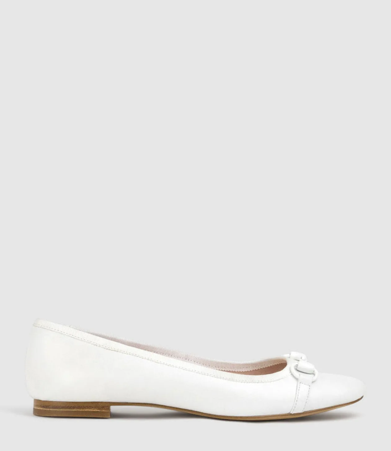 Finity Classic Ballet With Tonal Trim In Offwhite