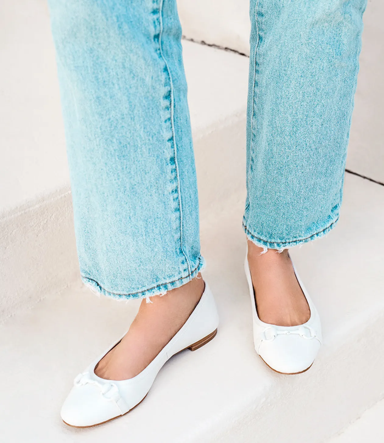 Finity Classic Ballet With Tonal Trim In Offwhite