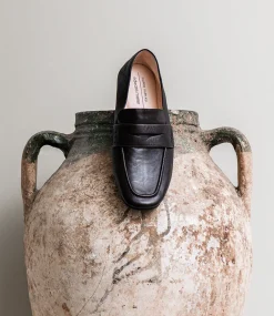 Finlay Moccasin With Collapsible Back In Black Calf