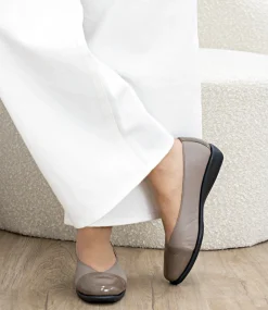 Frankly Cap Toe Comfort Ballet In Taupe