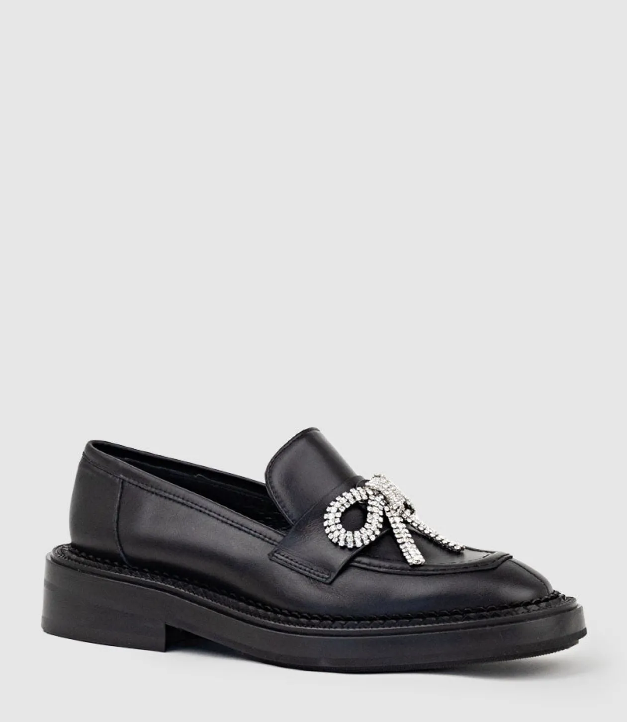 Gael Moccasin With Crystal Bow In Black