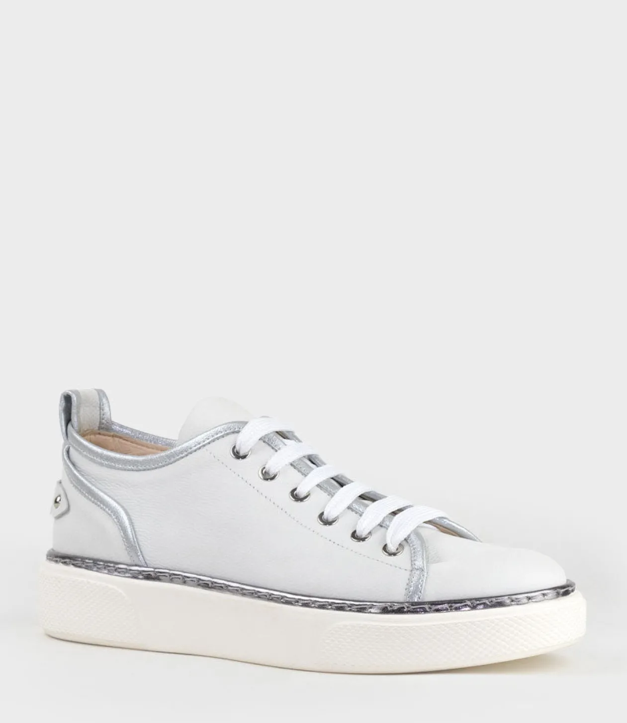 Jolene Sneaker With Piping In White