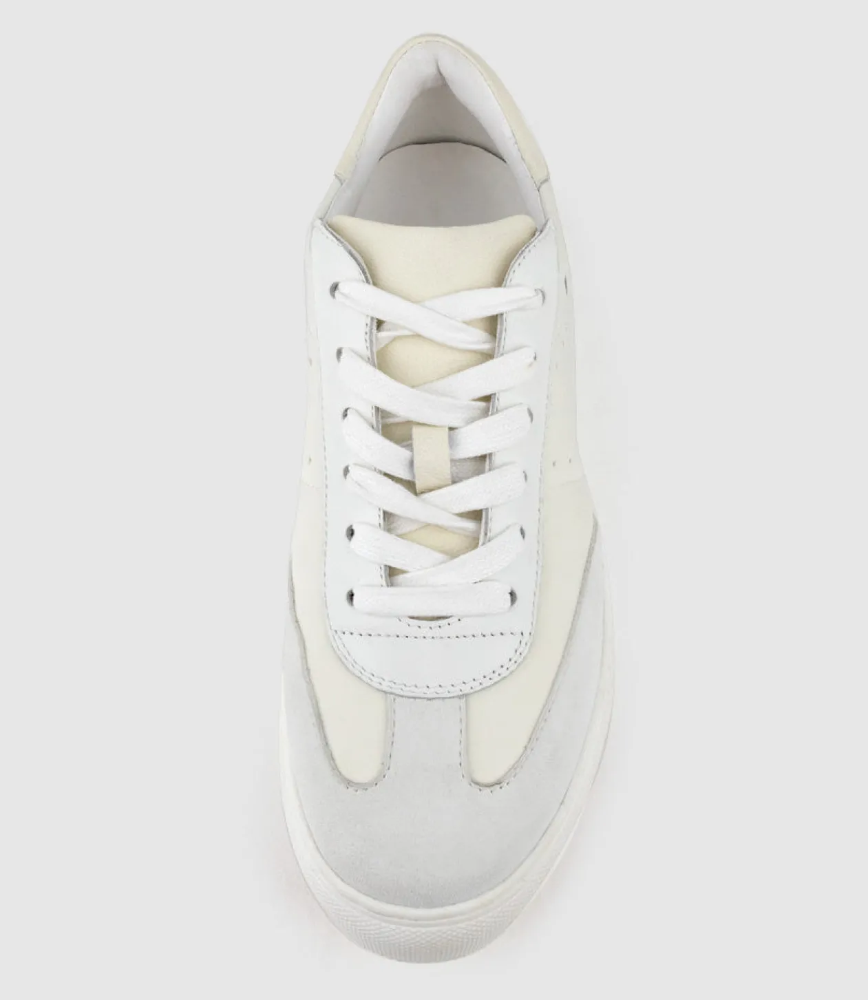Jones Retro Sneaker In Cream