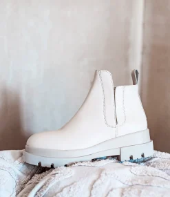 Kash Hidden Gusset Ankle Boot In Offwhite