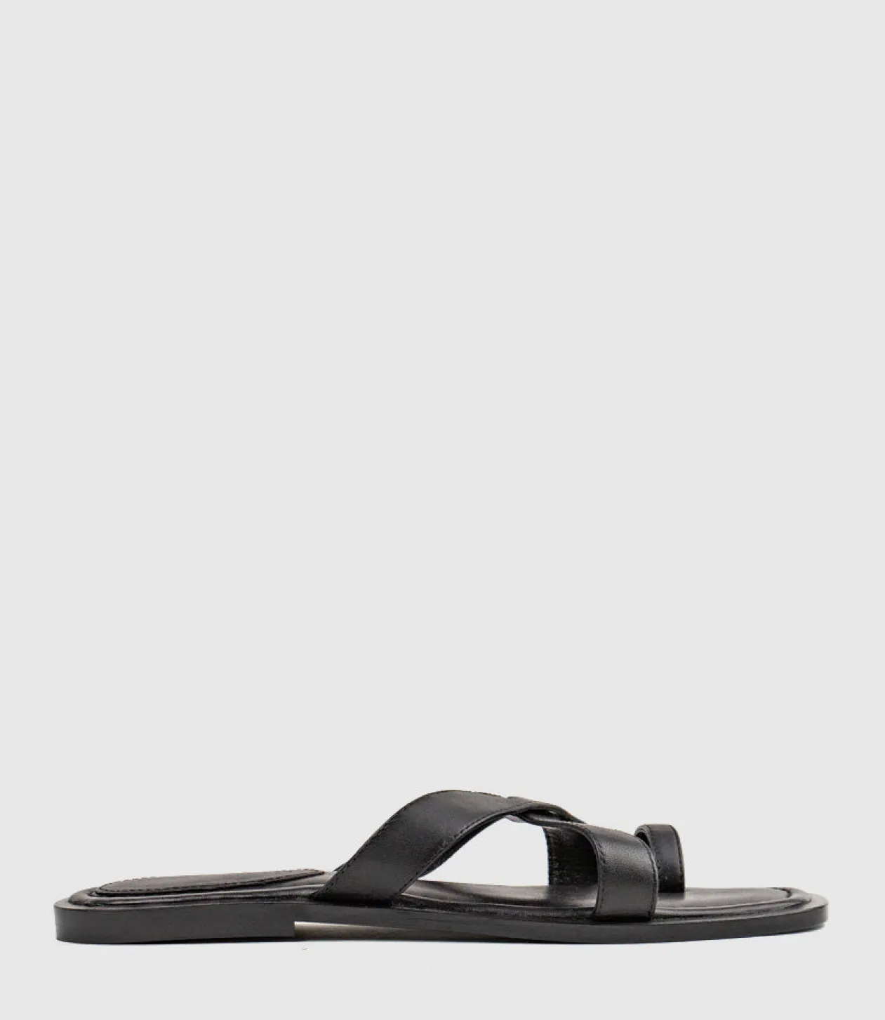 Tiana Crossover Toe Thong In Black