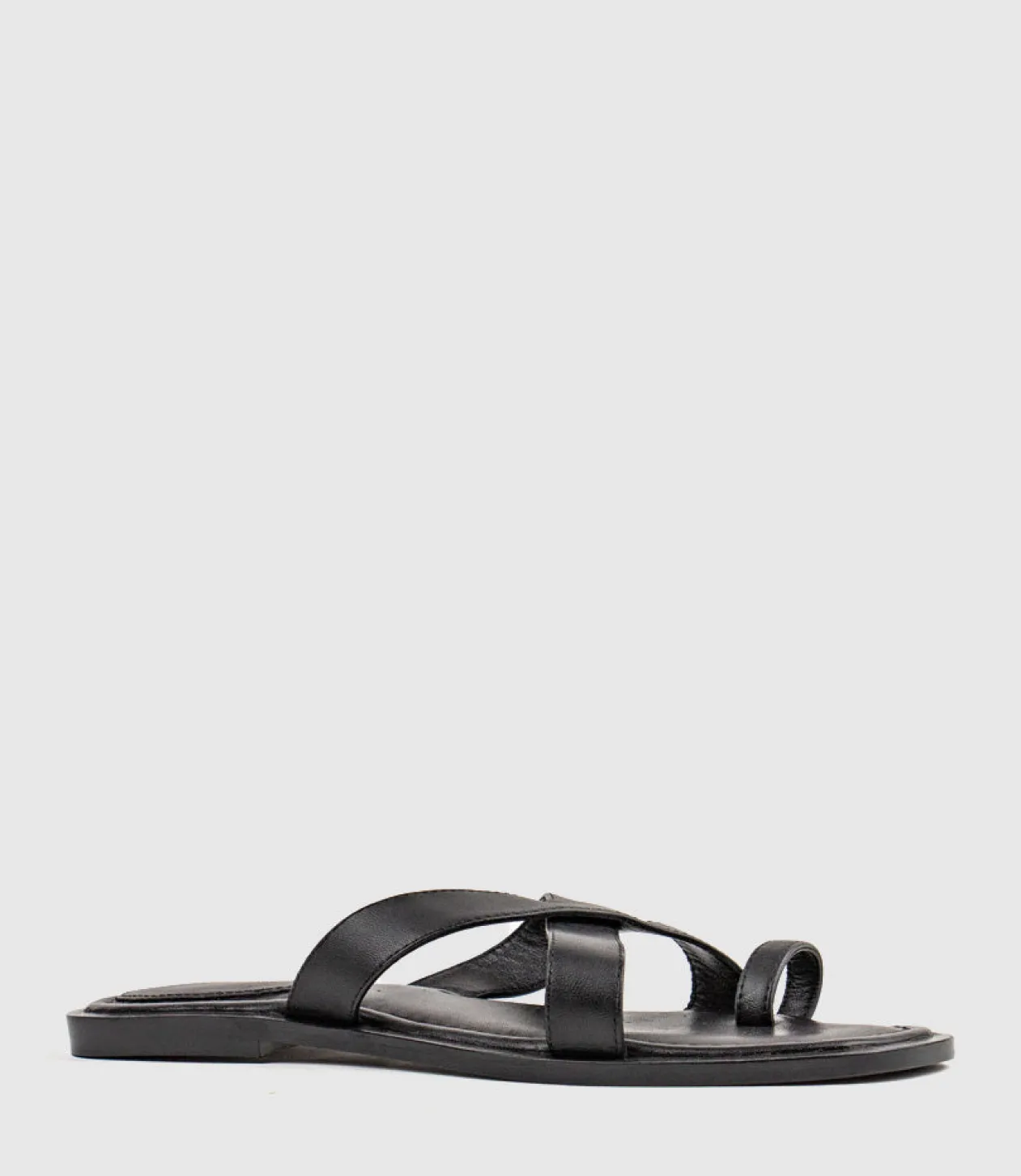 Tiana Crossover Toe Thong In Black
