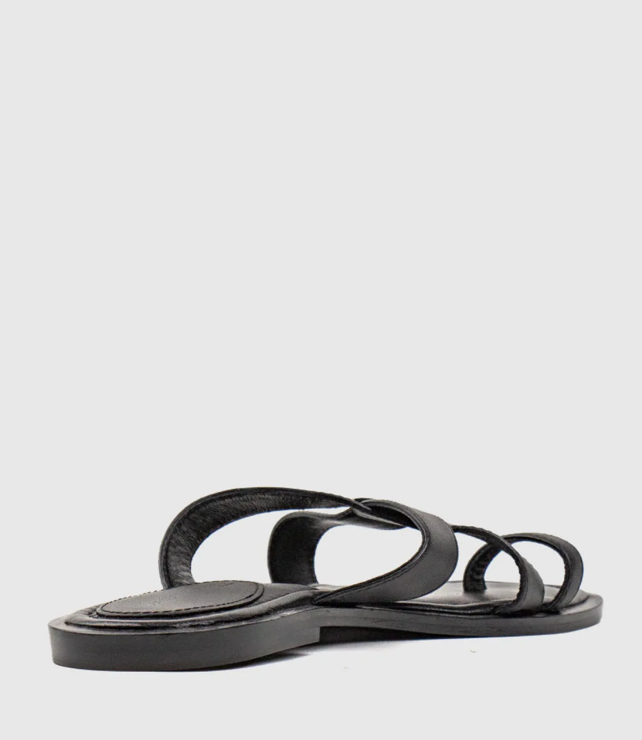 Tiana Crossover Toe Thong In Black