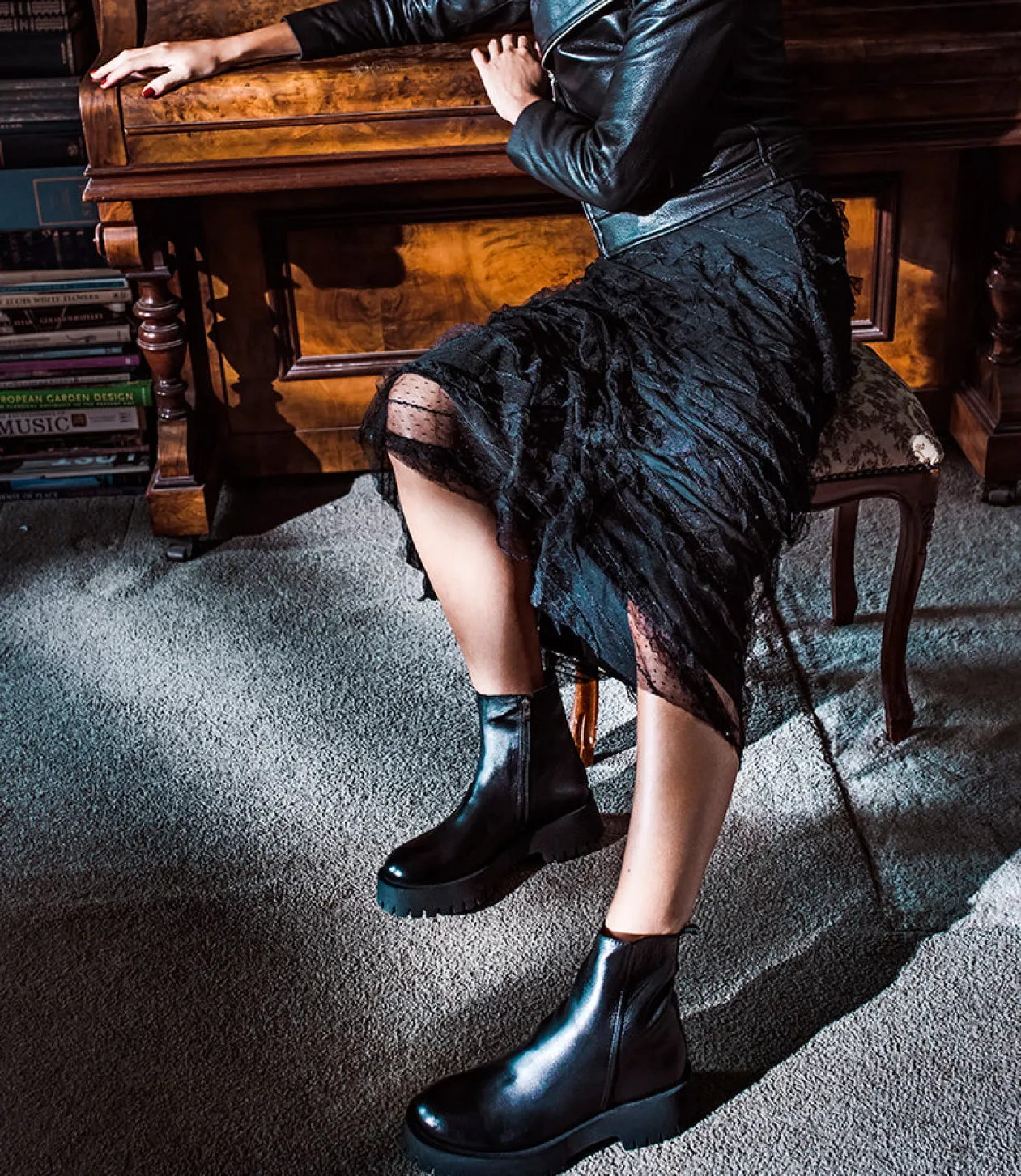 Ulani Ankle Boot On Thick Sole In Black