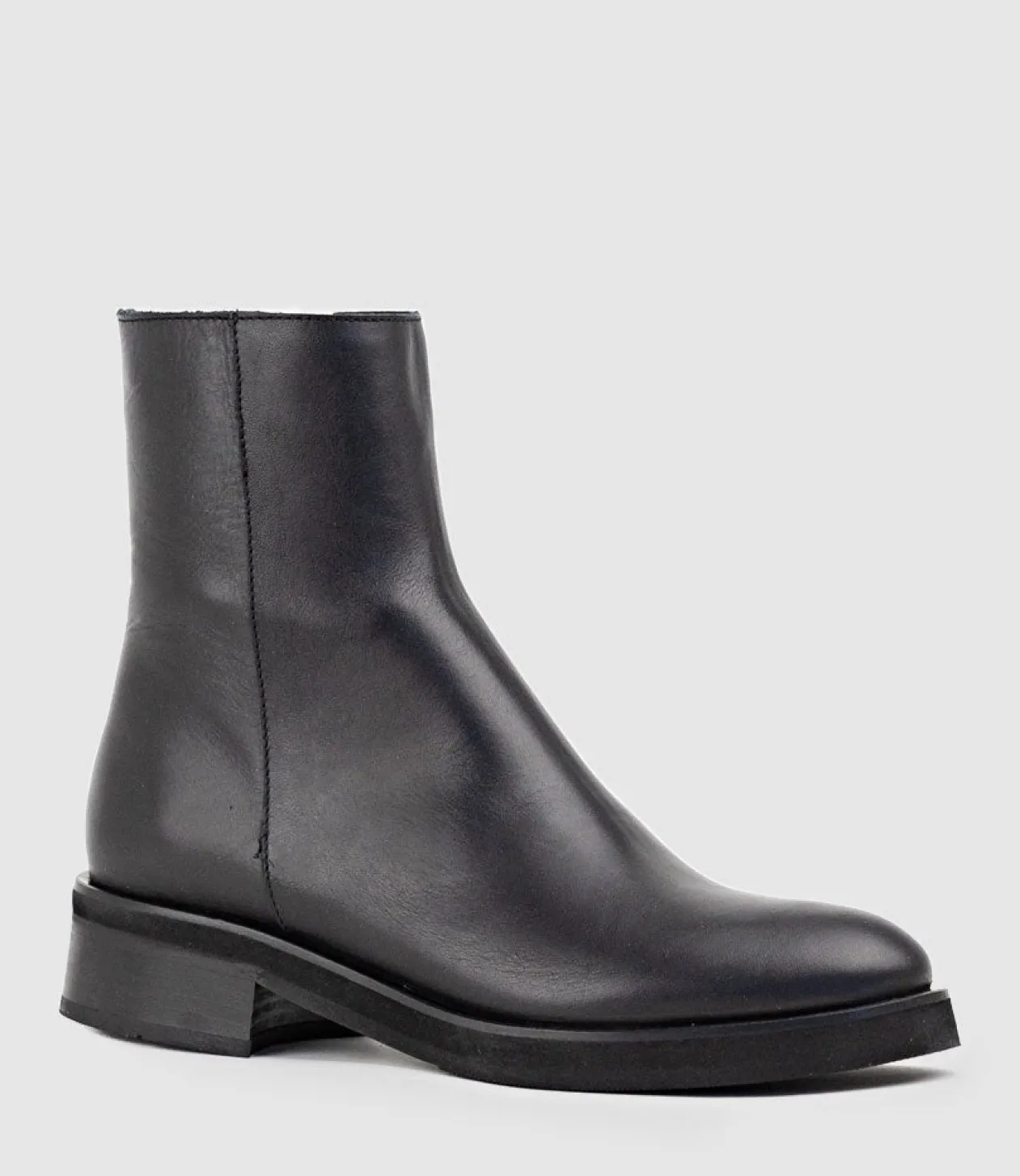 Urias Classic Ankle Boot In Black