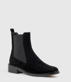 Walker30 Chukka Boot In Black Suede