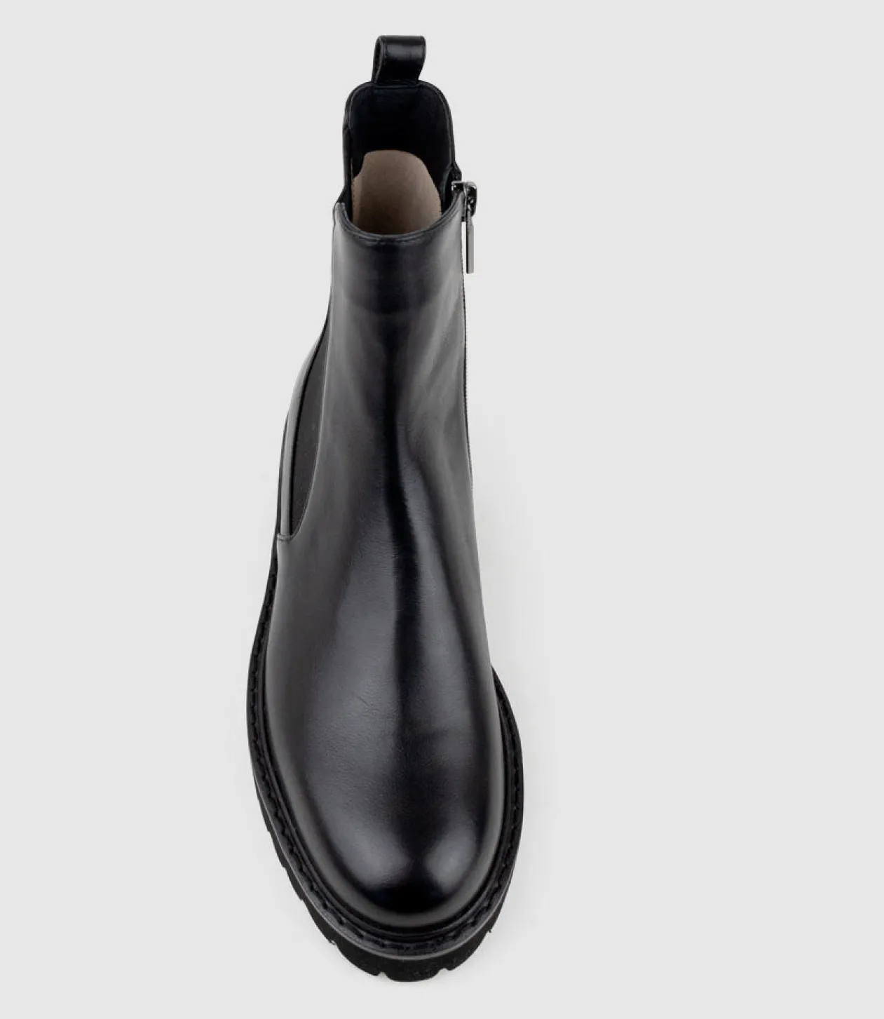 Wallace Chukka Boot On Lug Sole In Black Calf