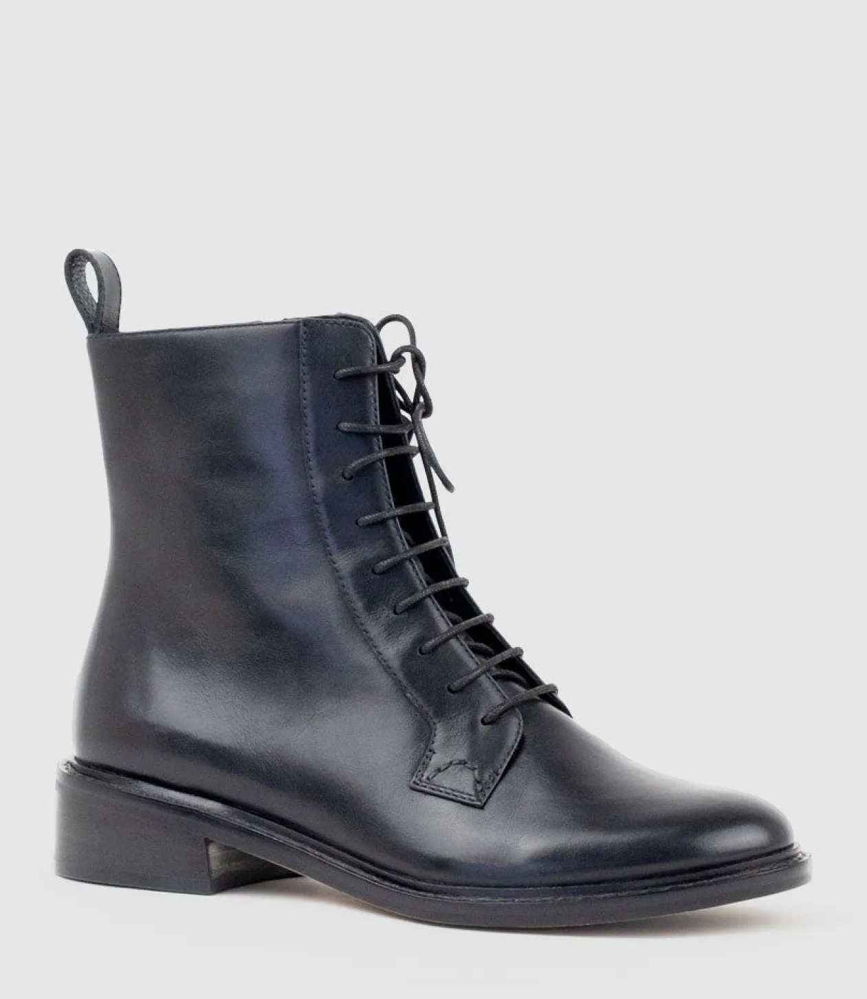 Windsor30 Lace Up Ankle Boot In Black Waxy Calf