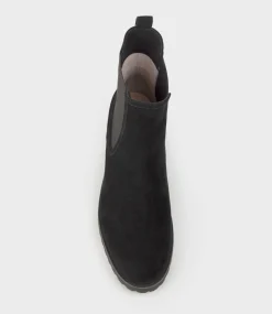Wyatt Chukka Boot On Rubber Sole In Black Suede