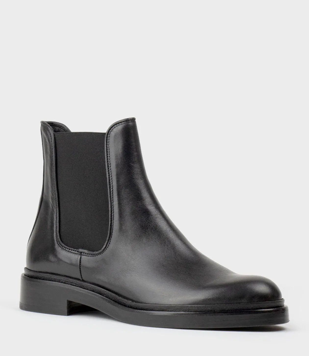Wyn Chelsea Boot On Exaggerated Sole In Black