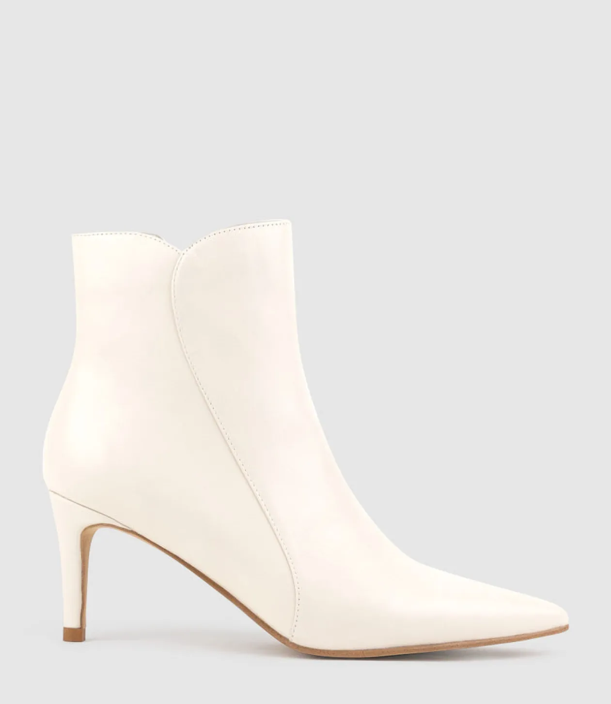 Zaid75 Pointed Ankle Boot In Offwhite Calf