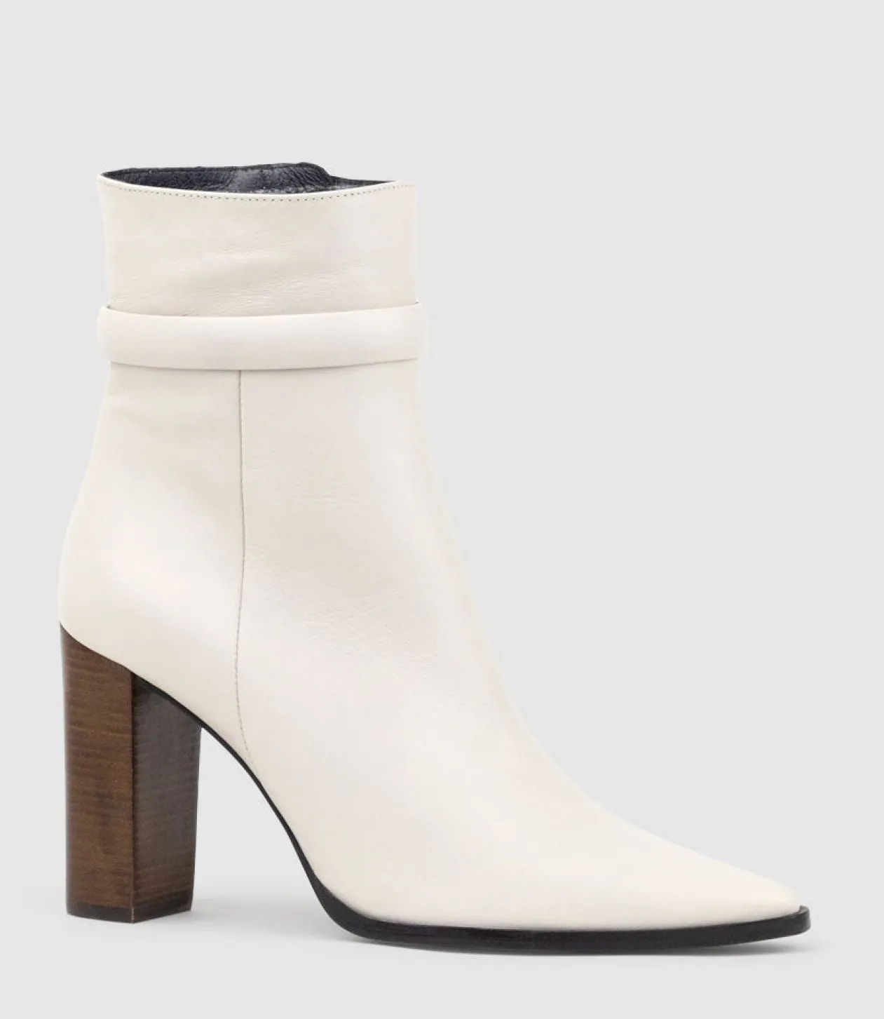 Zambia95 Pointed Ankle Boot In Offwhite