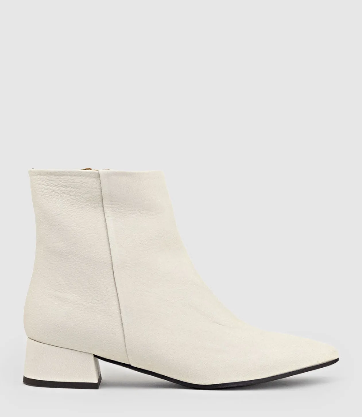 Zana35 Pointed Ankle Boot In Cream